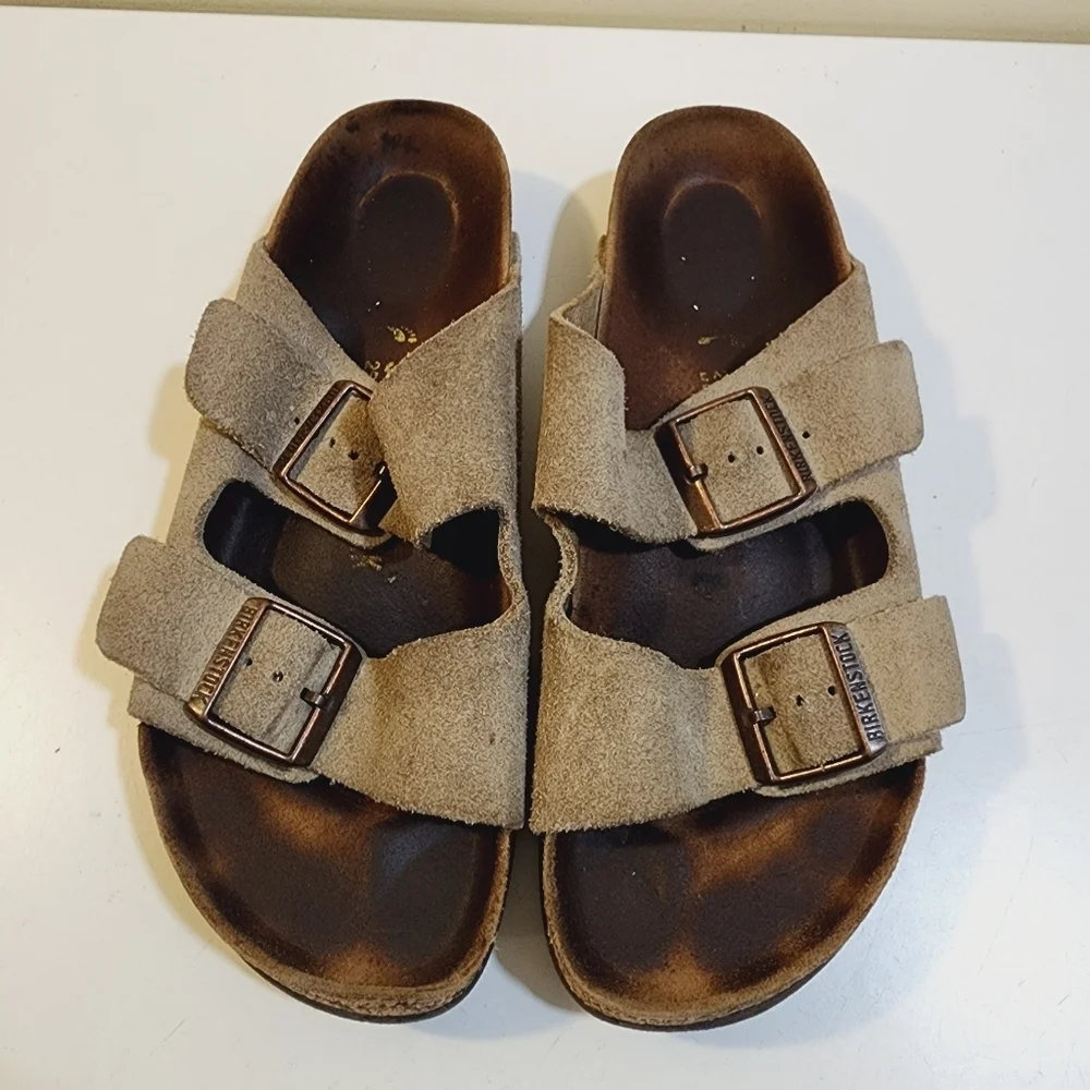BIRKENSTOCK Cream Leather Sandals size 39